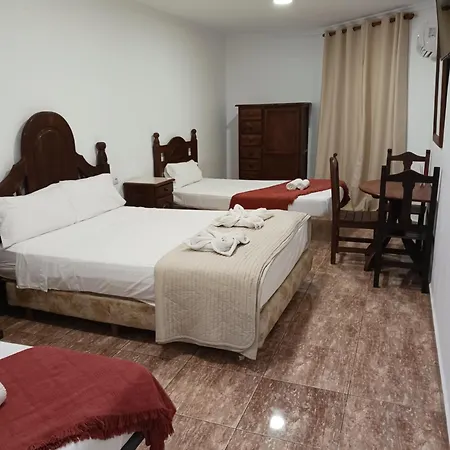 Manantiales Hotel *