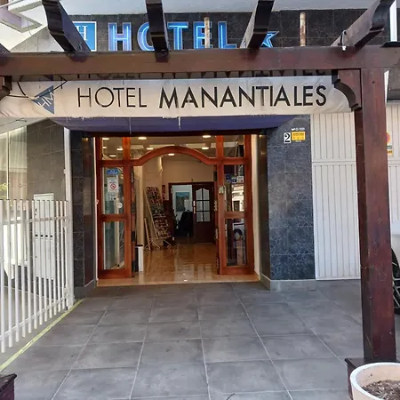 Hotel Manantiales *